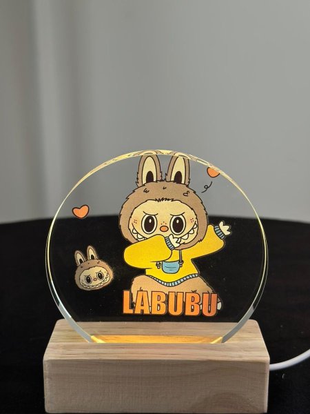 تحفة زجاجيه كريستال مضيئة لابوبو